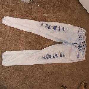 Acid wash distressed jeans. Size 2/26
